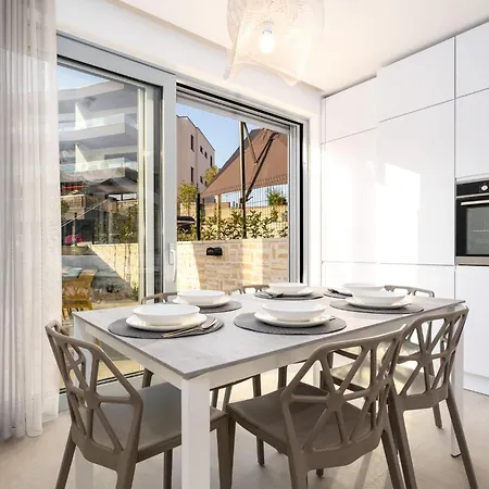 Neue Moderne Smokva 1 Mit Pool By Interhome *