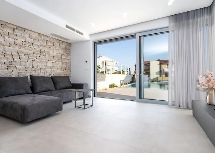 Neue Moderne Smokva 1 Mit Pool By Interhome Nyaraló Krk Town