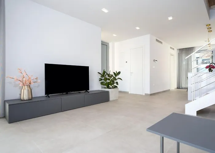 Neue Moderne Smokva 1 Mit Pool By Interhome Nyaraló Krk Town