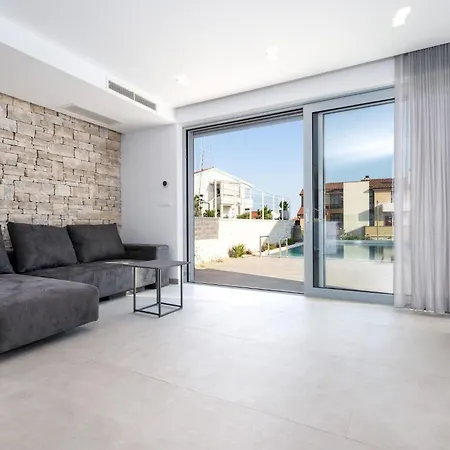 Neue Moderne Smokva 1 Mit Pool By Interhome Feriehus Krk Town